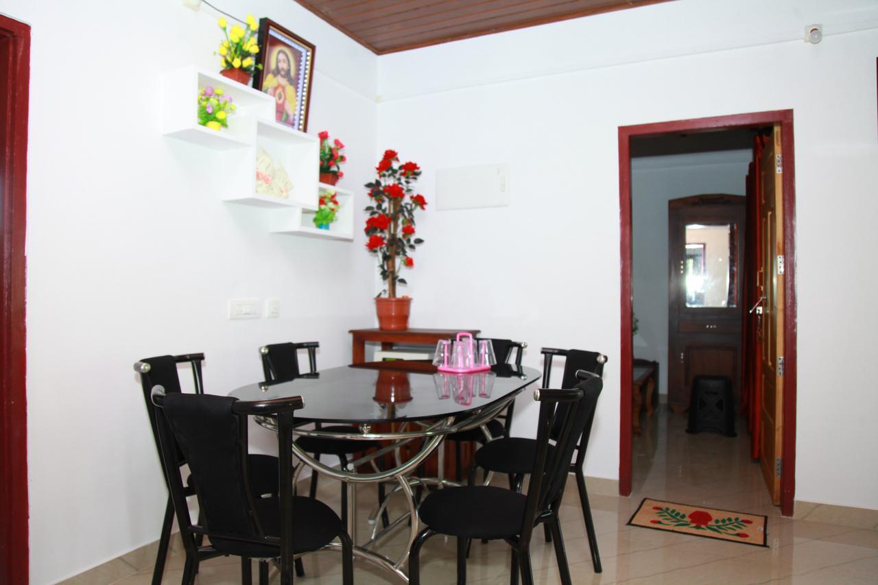 Spice Valley Home Stay & Tree House Munnar Exteriör bild